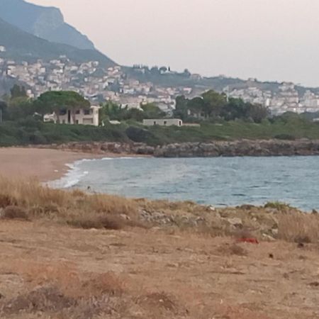 Tzanetos Seaside Villa Kyparissia Buitenkant foto