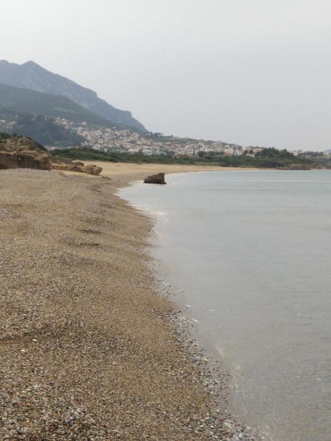 Tzanetos Seaside Villa Kyparissia Buitenkant foto