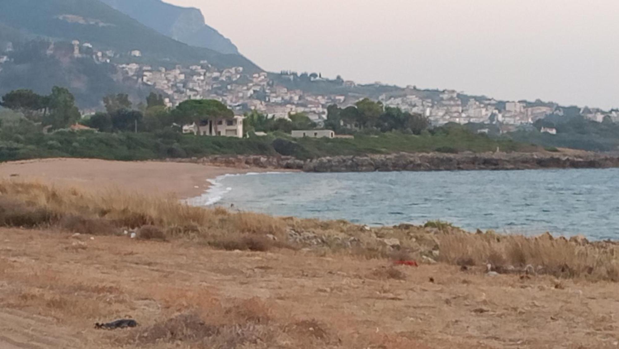 Tzanetos Seaside Villa Kyparissia Buitenkant foto